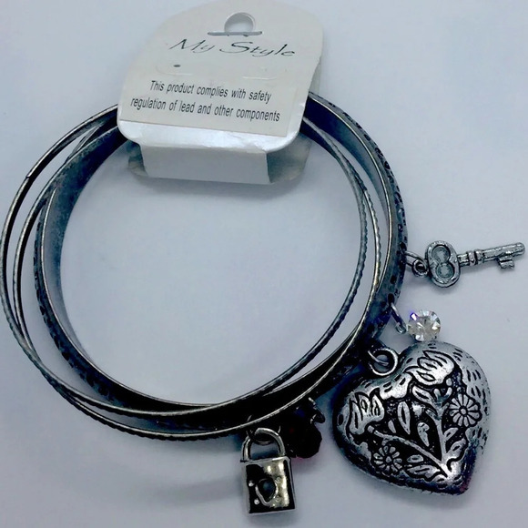 3 Bangle Bracelets Silver Tone Heart Key Lock - Picture 3 of 5